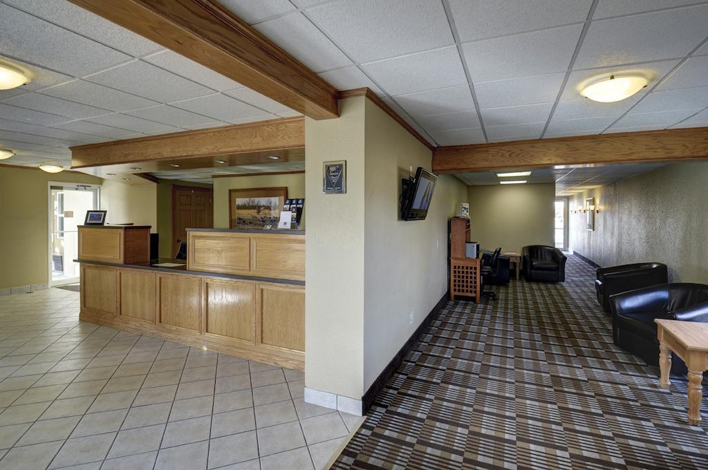 Boarders Inn & Suites - Kearney Exterior photo