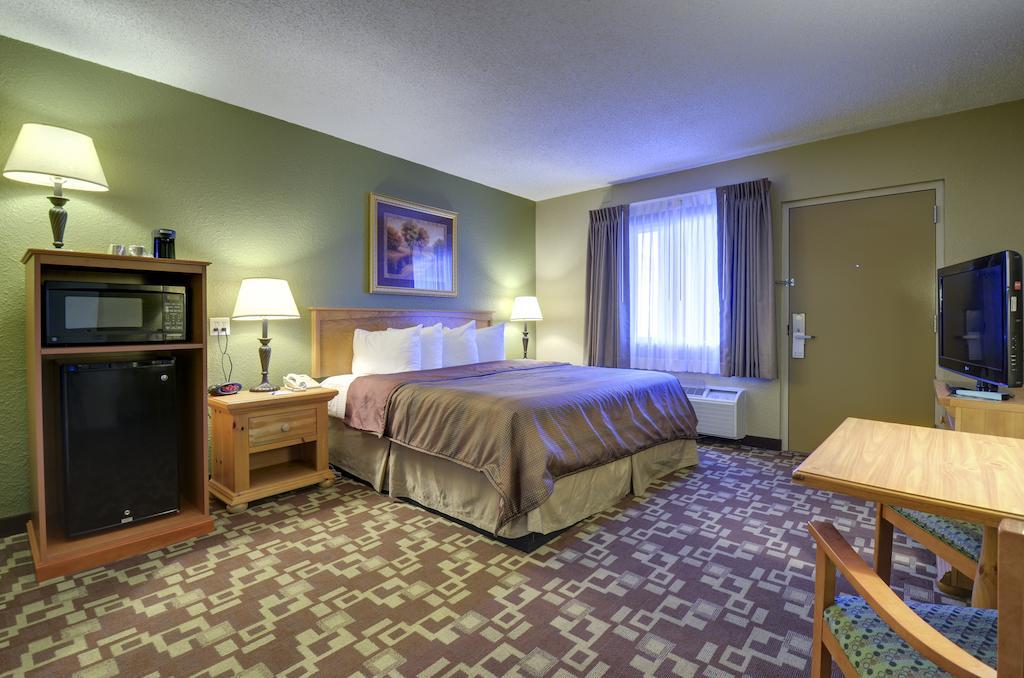 Boarders Inn & Suites - Kearney Room photo